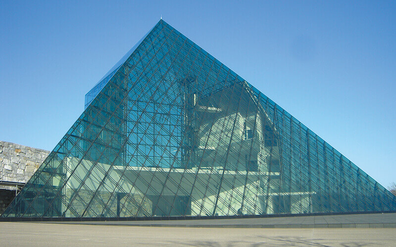 モエレ沼公園ガラスのピラミッド「HIDAMARI」
